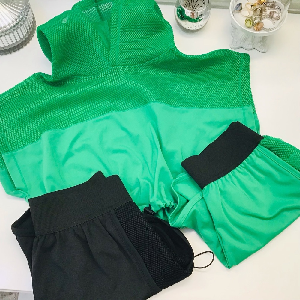 Forever 21 Three Piece Crop Hoodie & Shorts Set Sz XS EUC